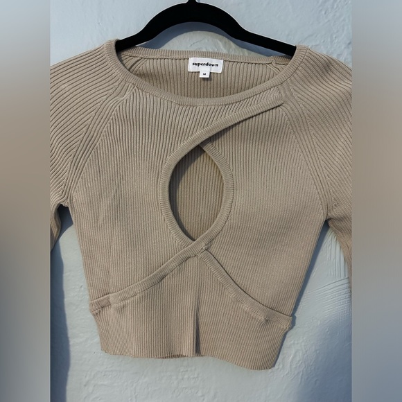 Superdown Tan Long Sleeve Crop-top - Picture 2 of 6